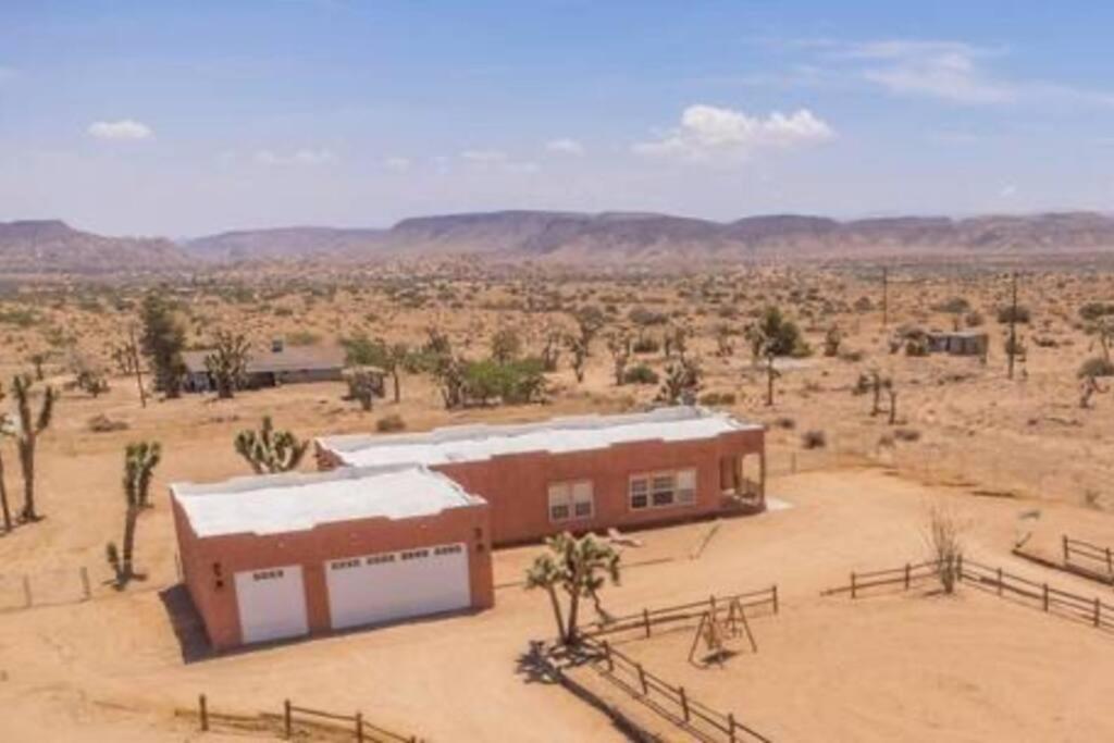 הוילה Pioneertown Near Pappy & Harriet'S + Rimrock Ranch W/ Hot Tub מראה חיצוני תמונה