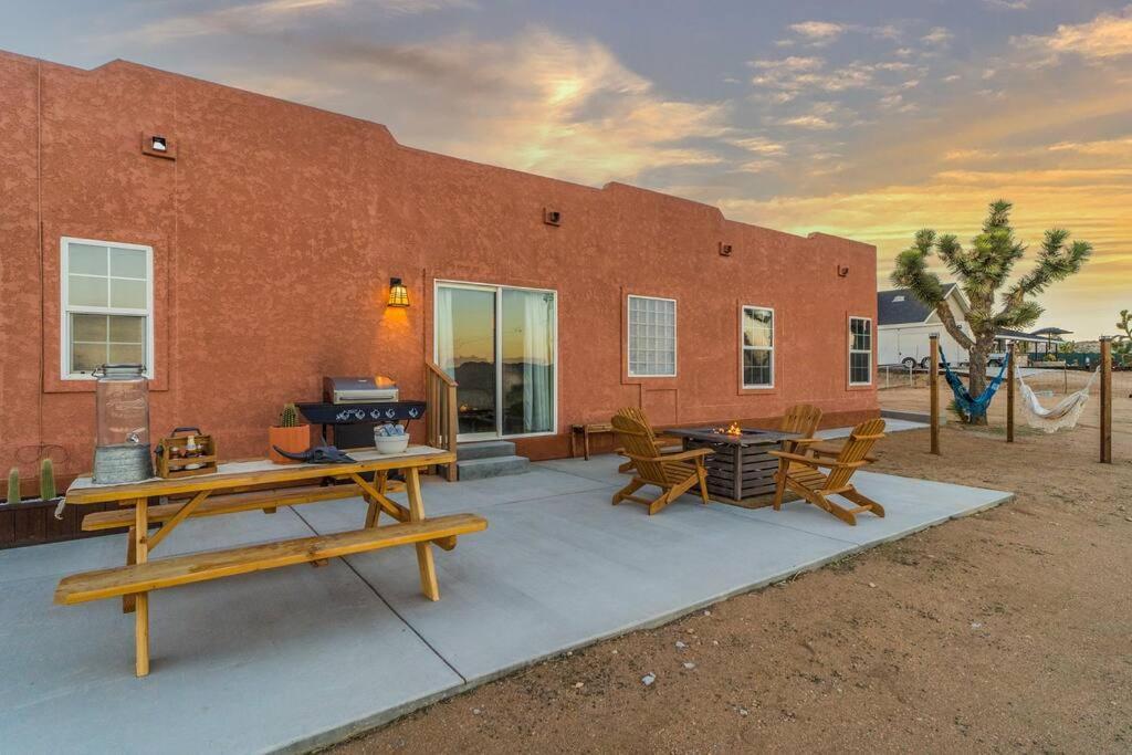 הוילה Pioneertown Near Pappy & Harriet'S + Rimrock Ranch W/ Hot Tub מראה חיצוני תמונה