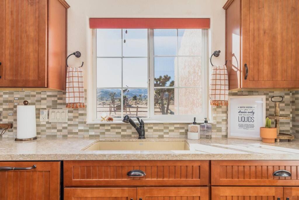 הוילה Pioneertown Near Pappy & Harriet'S + Rimrock Ranch W/ Hot Tub מראה חיצוני תמונה